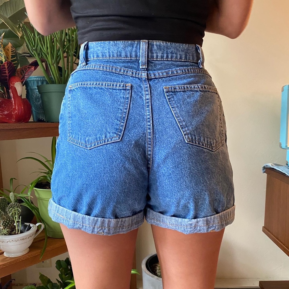 Vintage wrangler mom jean shorts